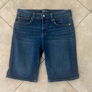 GAP Dark Rinse Bermuda 8 Inch Inseam Shorts Size 8/28